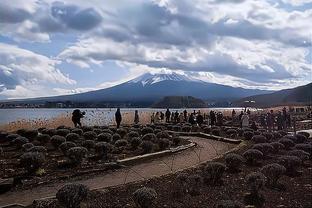 《超级变变变》鲲鲲早年打篮球获得冠军珍贵视频！1998年53届冠军作品